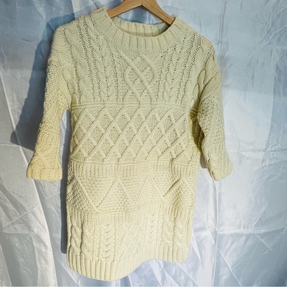 Forever 21 Sweater, Eggshell heavy cable knit. Sz Small Misses. Short sleeves. - Picture 7 of 7